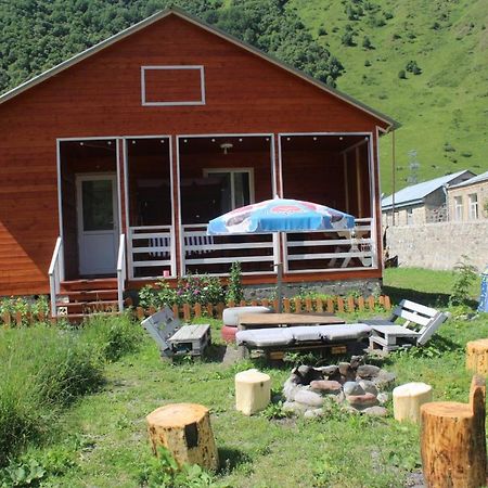 Hostal Warm House Kazbegi Exterior foto