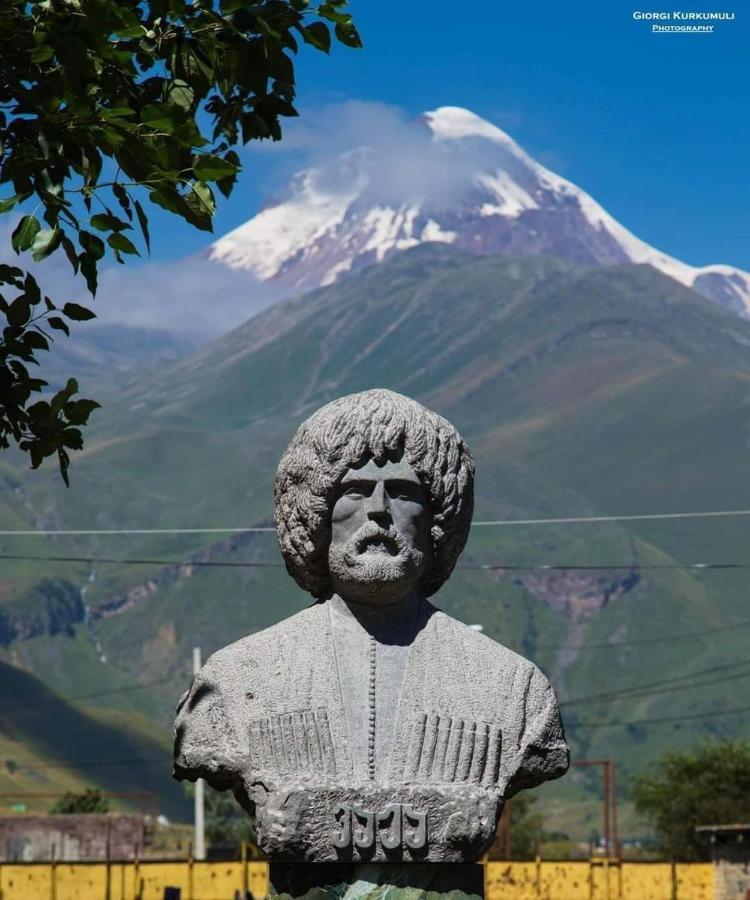 Hostal Warm House Kazbegi Exterior foto