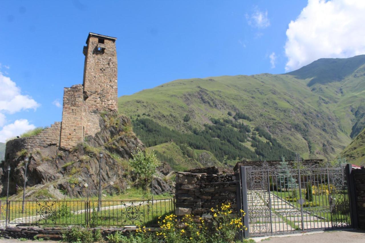 Hostal Warm House Kazbegi Exterior foto